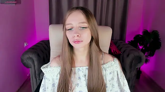 Amy Waynee online show from October 19, 2025, 4:32 pm