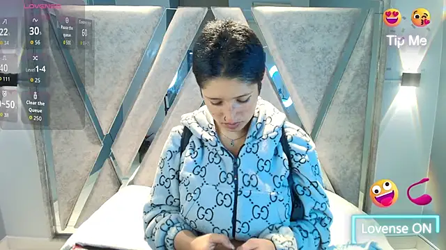 Elaine87  online show from November 1, 2025, 10:47 pm