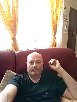 Alexis Bull online show from May 9, 2026, 10:07 am