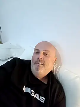 Snapshot of Alexis_Bull chatting on March 1, 2026, 2:39 pm Alexis Bull online show from March 1, 2026, 2:39 pm