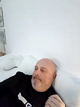 Snapshot of Alexis_Bull chatting on February 28, 2026, 5:34 pm Alexis Bull online show from February 28, 2026, 5:34 pm