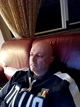 Snapshot of Alexis_Bull chatting on February 17, 2026, 10:51 pm Alexis Bull online show from February 17, 2026, 10:51 pm