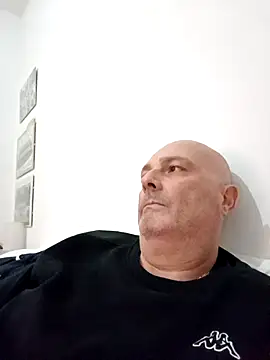 Snapshot of Alexis_Bull chatting on October 28, 2025, 4:50 pm Alexis Bull online show from October 28, 2025, 4:50 pm