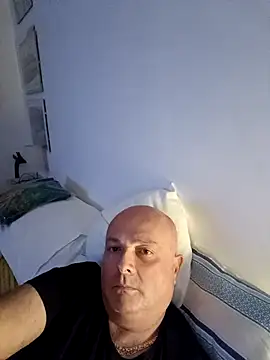 Snapshot of Alexis_Bull chatting on December 15, 2025, 12:38 am Alexis Bull online show from December 15, 2025, 12:38 am