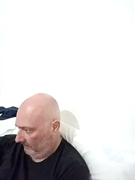 Snapshot of Alexis_Bull chatting on October 11, 2025, 8:04 am Alexis Bull online show from October 11, 2025, 8:04 am