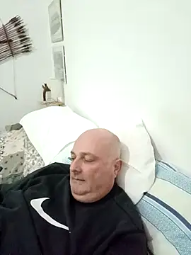 Snapshot of Alexis_Bull chatting on January 12, 2026, 9:20 pm Alexis Bull online show from January 12, 2026, 9:20 pm