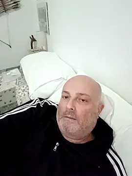 Snapshot of Alexis_Bull chatting on February 6, 2026, 5:42 pm Alexis Bull online show from February 6, 2026, 5:42 pm