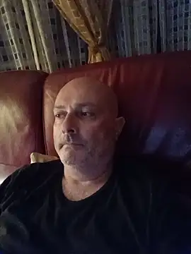 Snapshot of Alexis_Bull chatting on June 11, 2026, 10:18 pm Alexis Bull online show from June 11, 2026, 10:18 pm