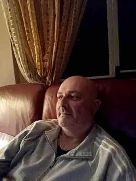 Snapshot of Alexis_Bull chatting on December 3, 2025, 10:42 pm Alexis Bull online show from December 3, 2025, 10:42 pm