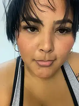 sashaoficial  online show from February 13, 2026, 11:05 pm