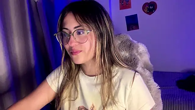 emma  bell  online show from October 23, 2025, 10:52 pm