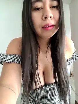 Snapshot of Yuli_Mars chatting on July 2, 2026, 3:29 pm Yuli Mars online show from July 2, 2026, 3:29 pm