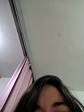 Snapshot of Yuli_Mars chatting on August 4, 2026, 12:26 am Yuli Mars online show from August 4, 2026, 12:26 am