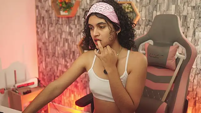 Snapshot of bonniie_98_ chatting on February 16, 2026, 7:34 pm bonniie 98 online show from February 16, 2026, 7:34 pm