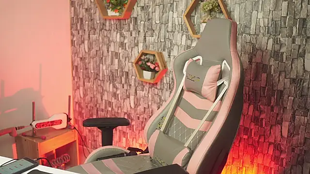 Snapshot of bonniie_98_ chatting on February 3, 2026, 4:10 am bonniie 98 online show from February 3, 2026, 4:10 am