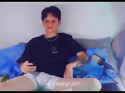 santihot089 online show from February 14, 2026, 8:42 pm