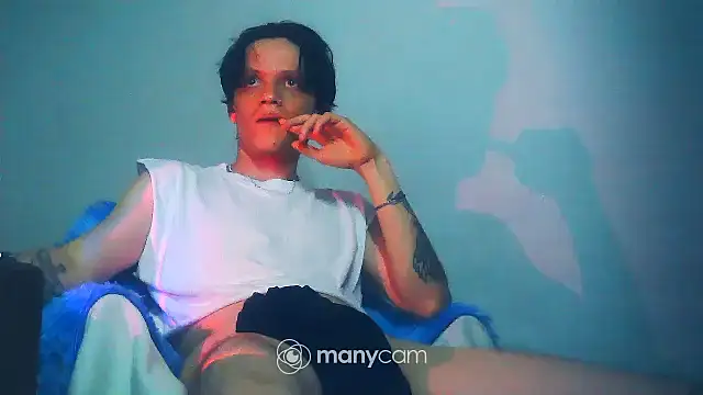 santihot089 online show from October 18, 2025, 3:19 am