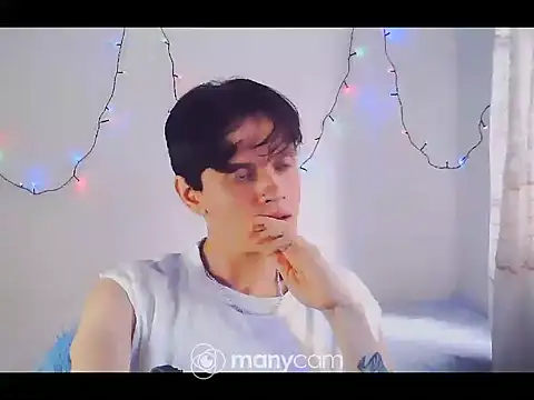 santihot089 online show from February 23, 2026, 8:42 pm