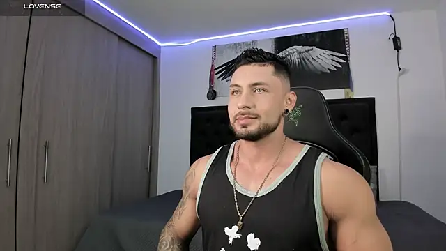 santi aesthetic online show from October 9, 2025, 4:02 am