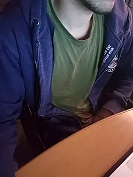 tipetto06 online show from November 5, 2025, 8:06 am