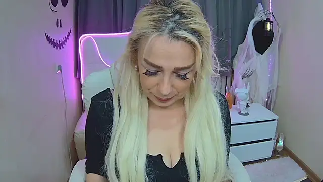 KatrinaCharm online show from October 11, 2025, 12:17 pm