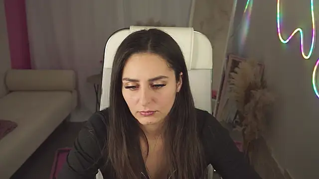 Snapshot of ValeriiMills chatting on November 11, 2025, 2:34 pm ValeriiMills online show from November 11, 2025, 2:34 pm