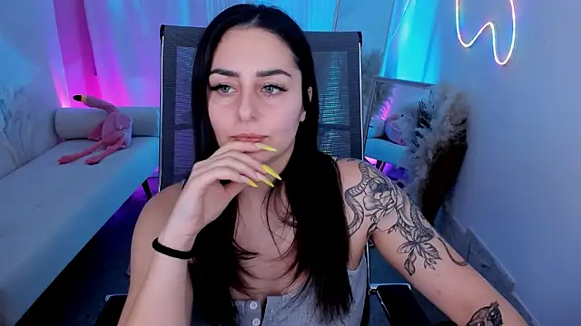 ValeriiMills online show from February 12, 2026, 3:45 pm