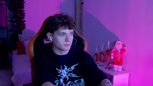 DanyDavis online show from December 2, 2025, 10:11 pm