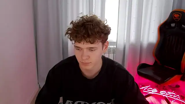 DanyDavis online show from April 18, 2026, 8:38 am