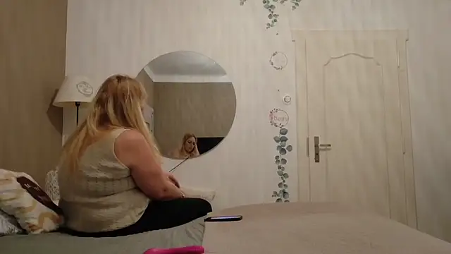 Snapshot of chupasexy chatting on December 14, 2025, 5:18 pm chupasexy online show from December 14, 2025, 5:18 pm