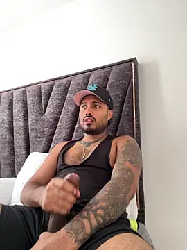 PapiStan online show from October 15, 2025, 5:32 pm