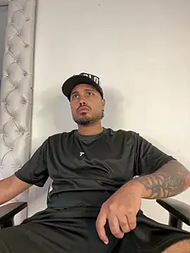 PapiStan online show from November 17, 2025, 1:48 pm