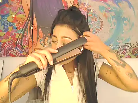 Snapshot of Sweetcandy18_Little chatting on November 24, 2025, 1:16 am Sweetcandy18 Little online show from November 24, 2025, 1:16 am