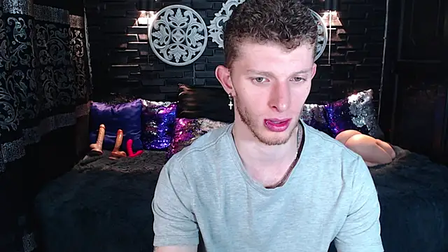 andrewxbi online show from September 16, 2025, 11:22 am