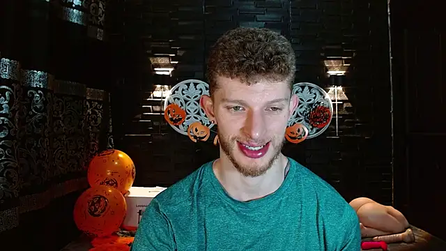 andrewxbi online show from October 20, 2025, 4:07 pm