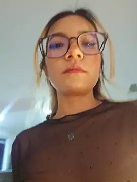 Pretty roxxyy online show from March 29, 2026, 11:23 am