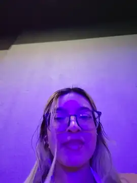 Snapshot of Pretty_roxxyy chatting on February 8, 2026, 1:42 pm Pretty roxxyy online show from February 8, 2026, 1:42 pm