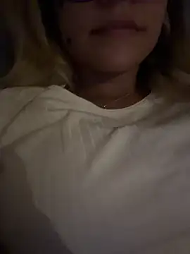 Snapshot of Pretty_roxxyy chatting on June 13, 2026, 2:09 am Pretty roxxyy online show from June 13, 2026, 2:09 am