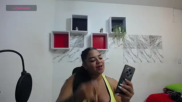 Brithany Selena online show from October 7, 2025, 3:18 am