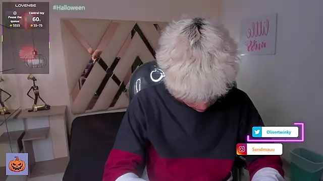 Snapshot of OliverTwinky chatting on October 16, 2025, 2:14 pm OliverTwinky online show from October 16, 2025, 2:14 pm