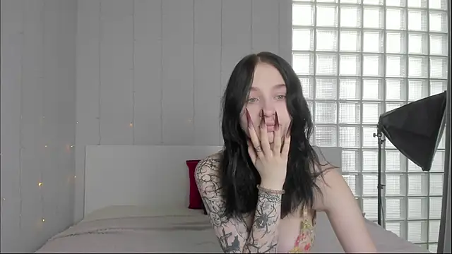 Chatty Alice online show from October 24, 2025, 1:04 am