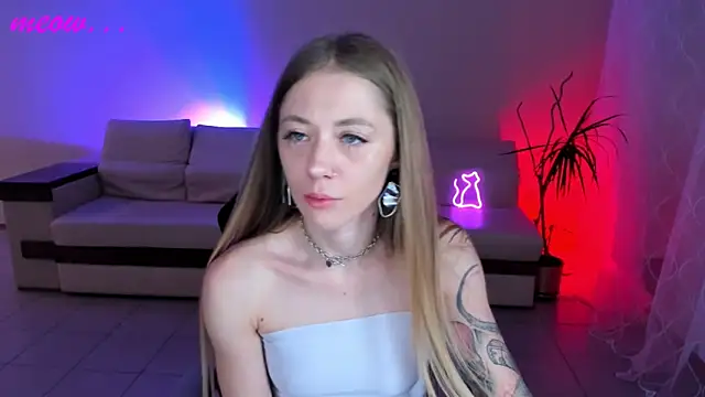 SweetMeeow online show from November 14, 2025, 3:10 am