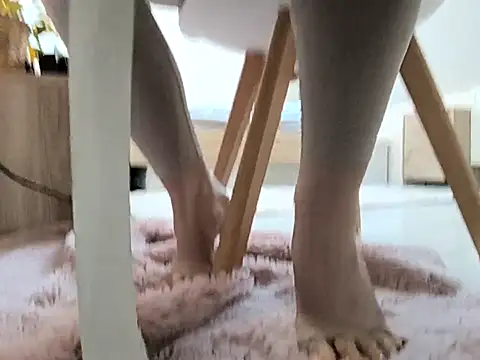 MoonlitLust online show from April 10, 2026, 2:57 pm