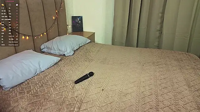 FancyHenley online show from November 18, 2025, 1:43 am