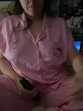 w3tkittty online show from November 3, 2025, 3:15 pm