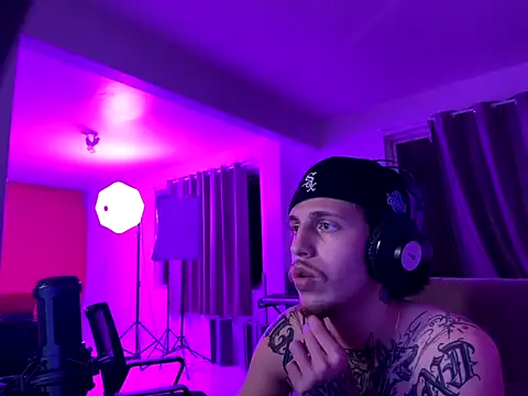 bigrosa21cm online show from October 12, 2025, 6:26 am