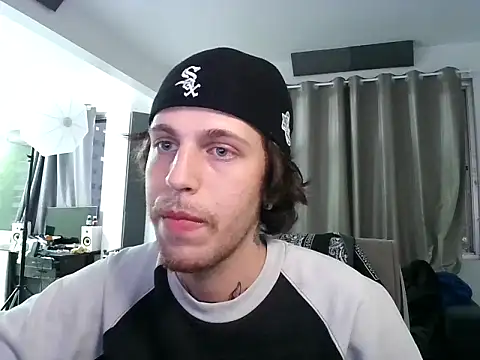 bigrosa21cm online show from October 28, 2025, 9:36 pm