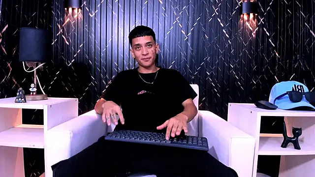 Matt Ruso online show from October 26, 2025, 3:40 am