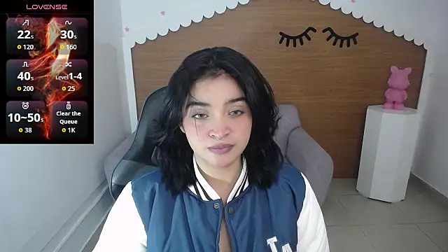 clementine t online show from October 6, 2025, 11:55 am