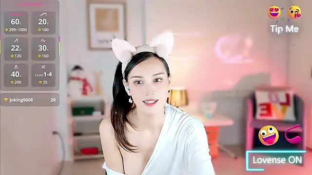 LunaBelle1984 online show from November 21, 2025, 3:11 pm